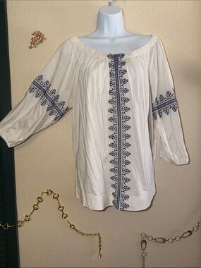 White Embroidered Peasant Top Navy Chaps Denim XL 16 Off Shoulder Shirt